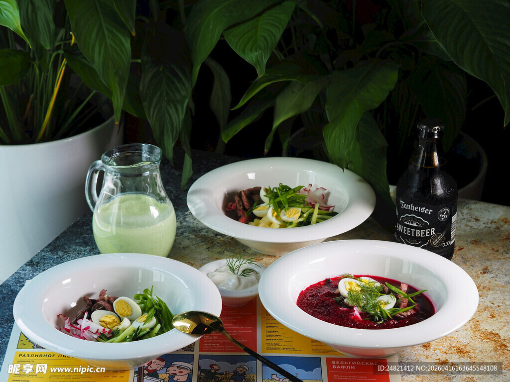 多彩美味沙拉摆盘展示