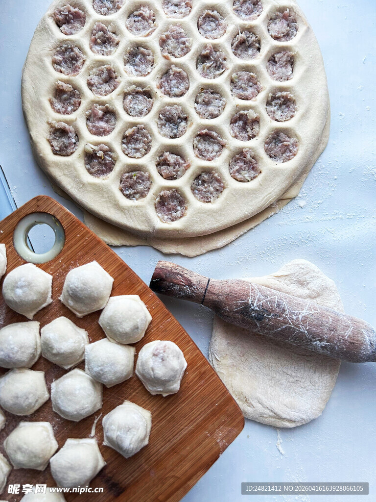 手工制作美味紫薯馅汤圆