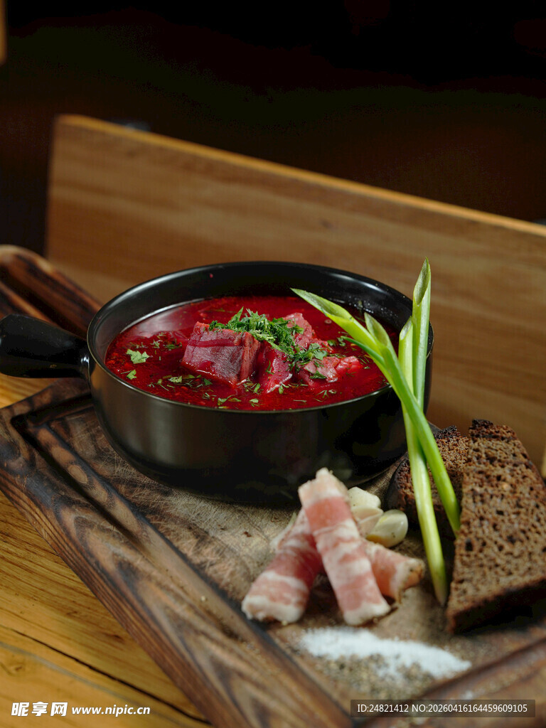 美味俄式红菜汤配餐食