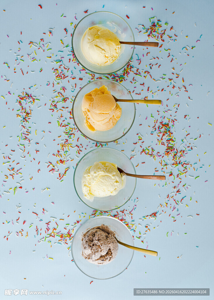 多彩美味冰淇淋杯展示