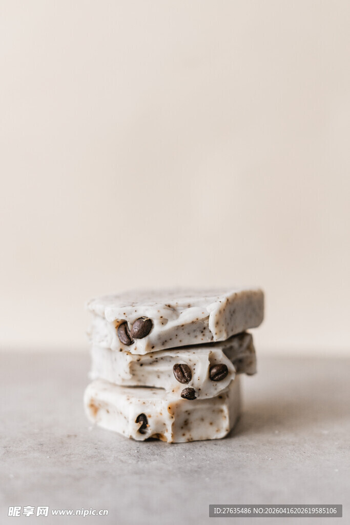 堆叠的美味牛轧糖