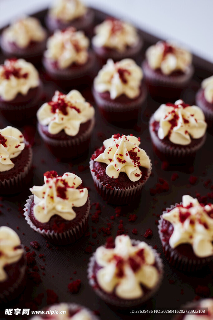 精致巧克力小甜点