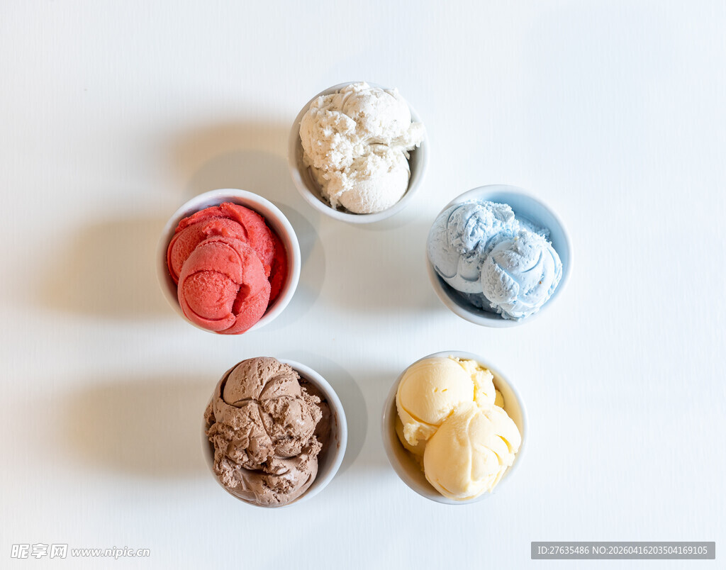 多彩美味冰淇淋球组合
