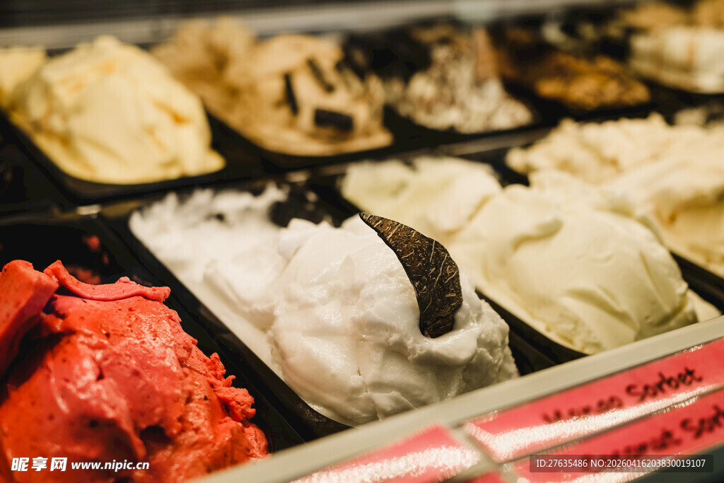 多样美味冰淇淋展示