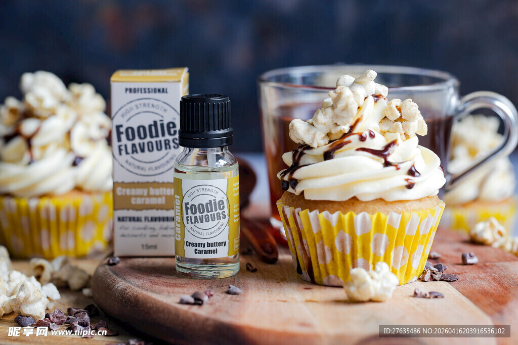 美味爆米花与饮品组合