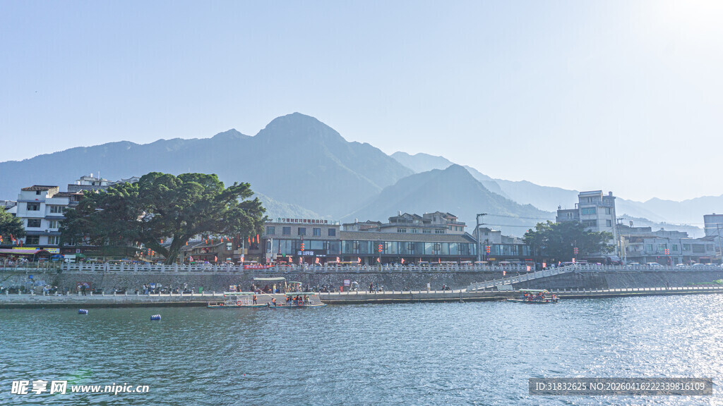 海滨城市风光 远山近水