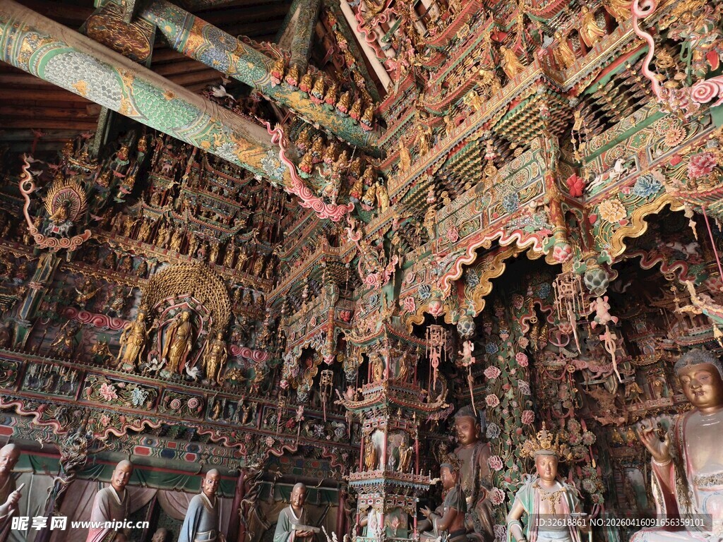 小西天精美古代木雕建筑内部