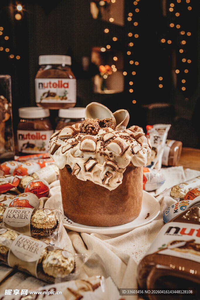 节日美味糕点摆满桌