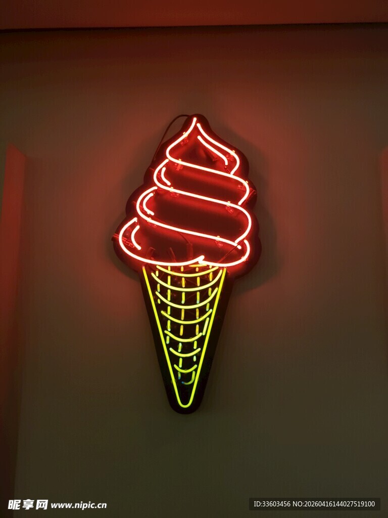 霓虹冰淇淋装饰画