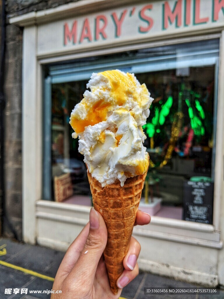街头美味冰淇淋诱人时刻