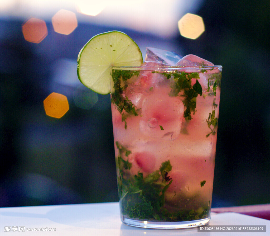 清新薄荷青柠鸡尾酒