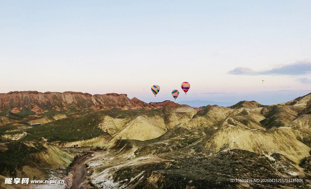 卡帕多西亚的热气球景观