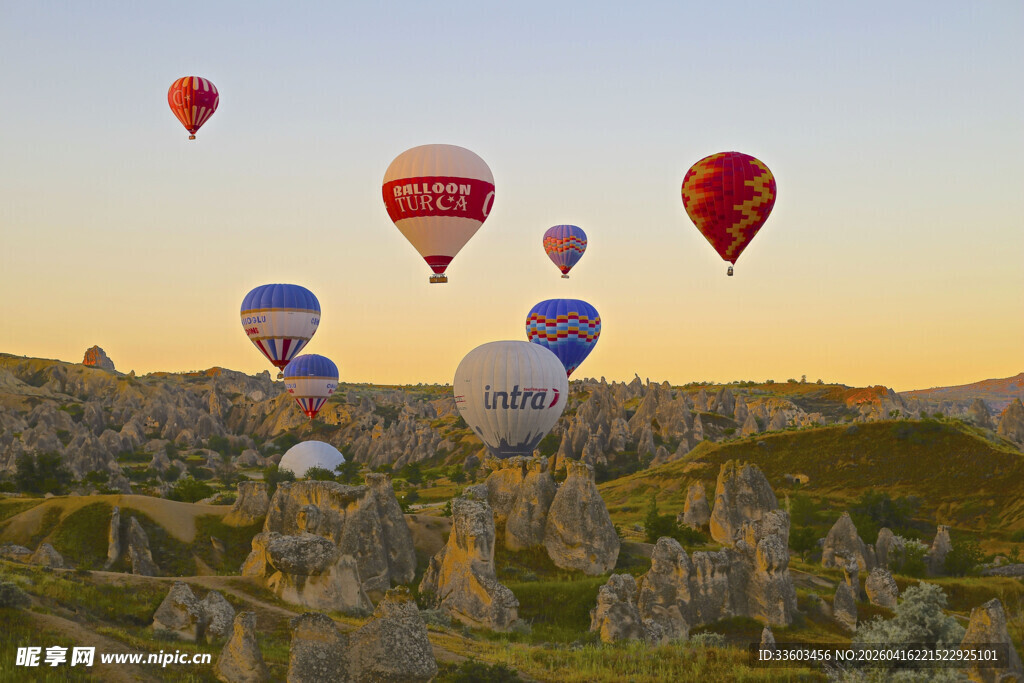 卡帕多西亚的多彩热气球