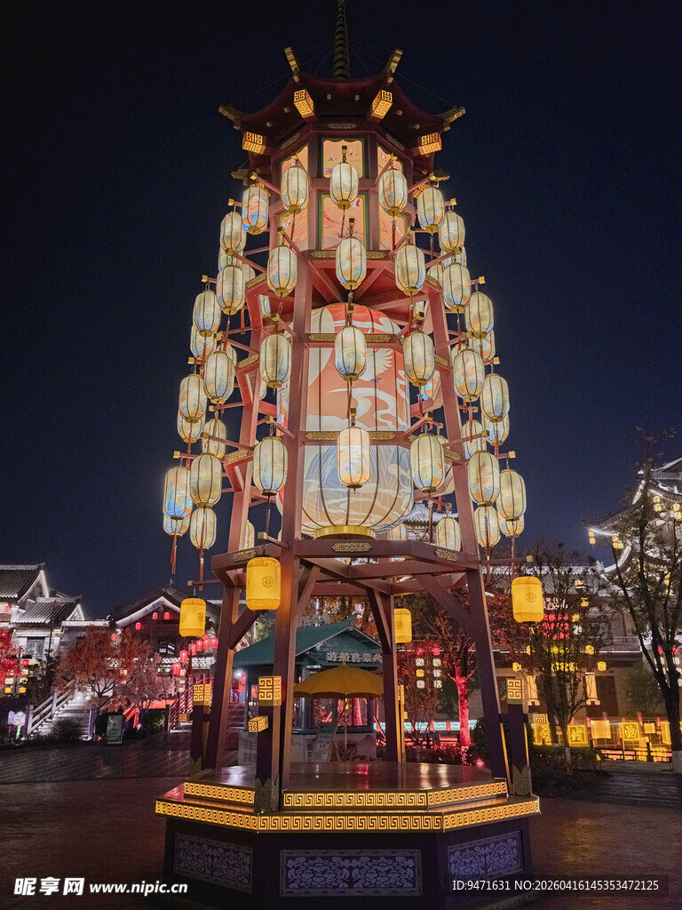 传统花灯夜景绚丽夺目