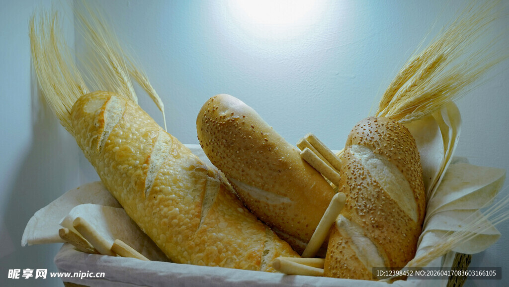 篮子里的美味面包
