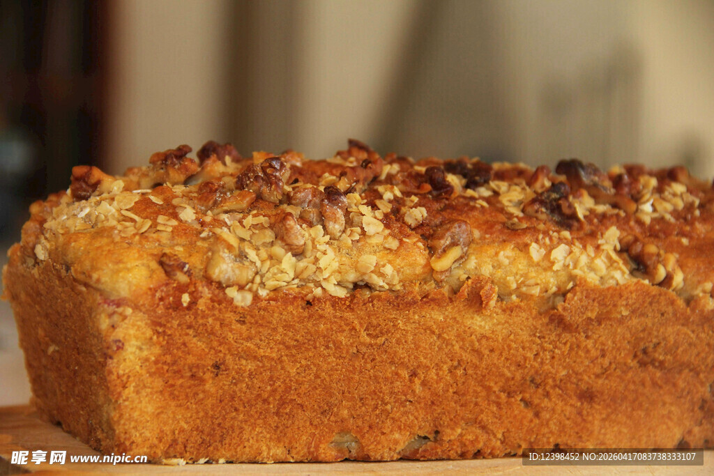 美味坚果面包特写