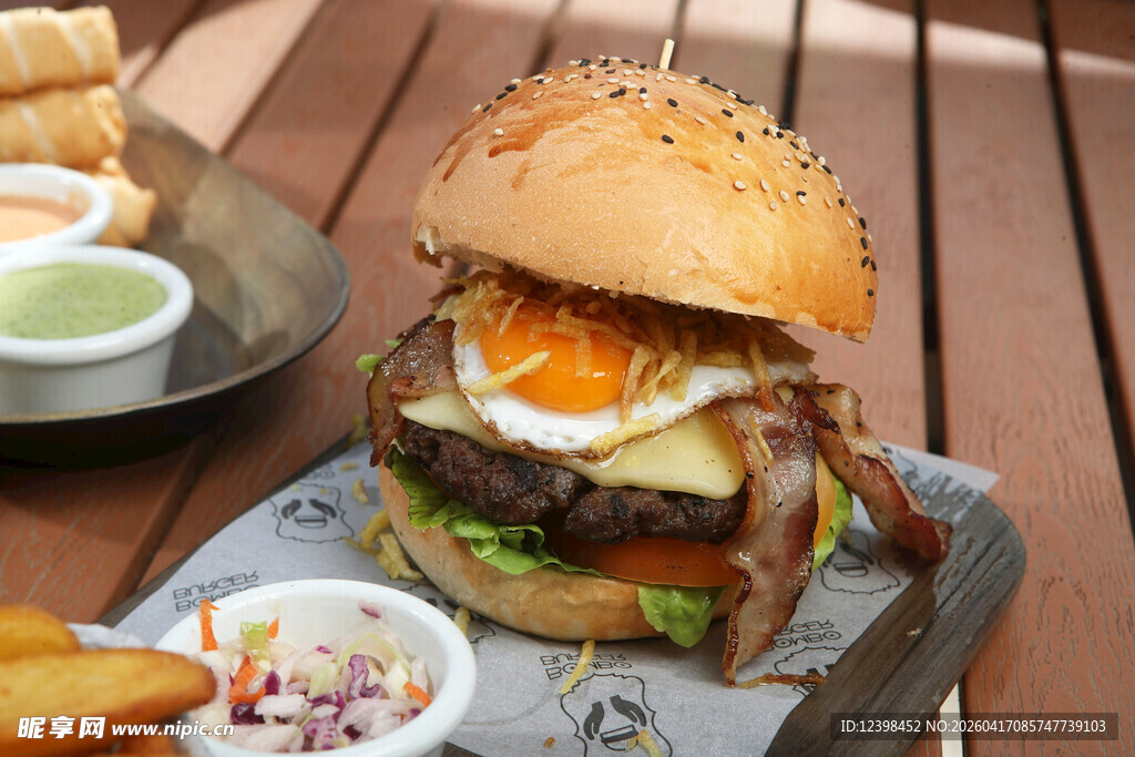 美味汉堡套餐诱人呈现