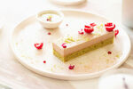 心形装饰美味芝士蛋糕