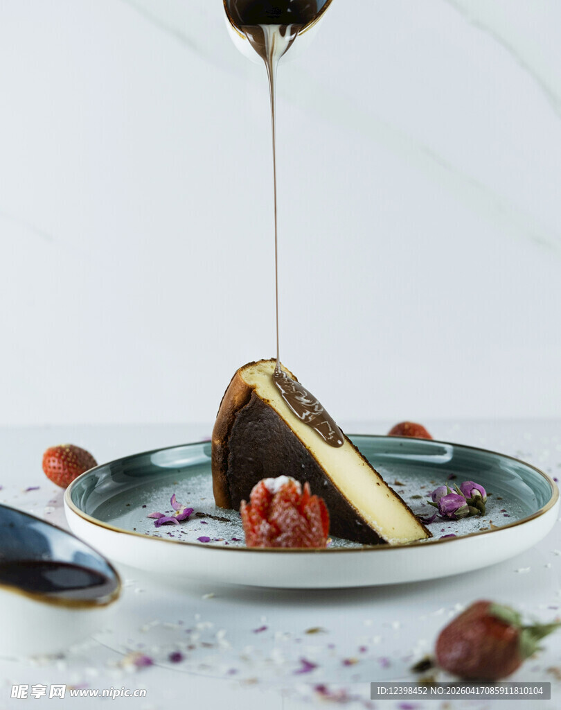 巧克力淋酱美味夹心甜点