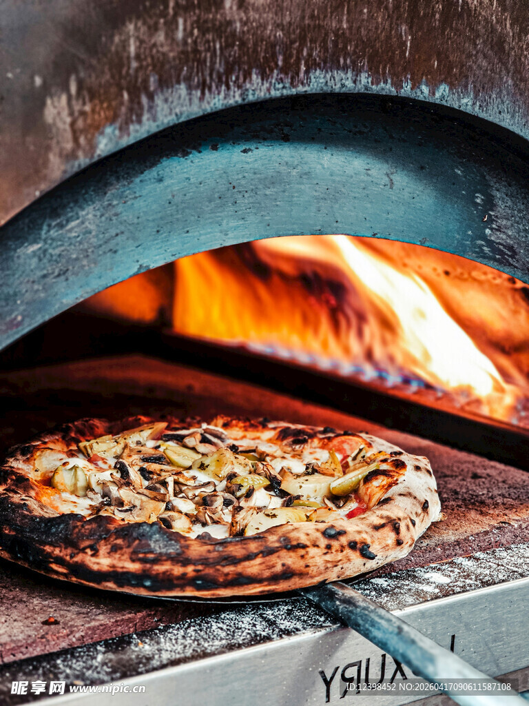 石炉烤制美味披萨