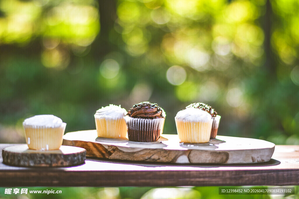 户外美味甜点展示