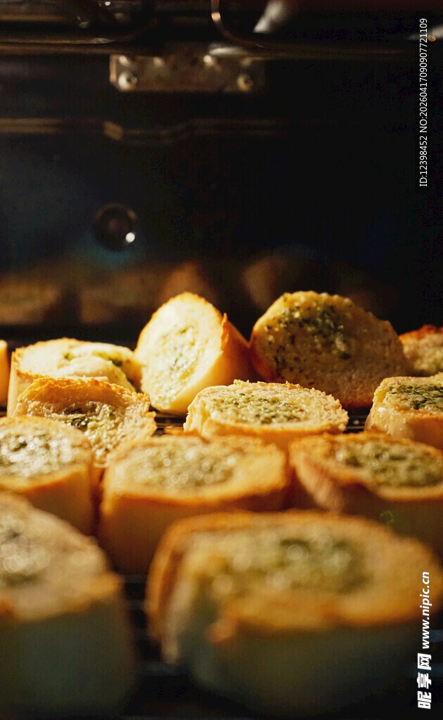 烤箱中烘烤的美味小点心