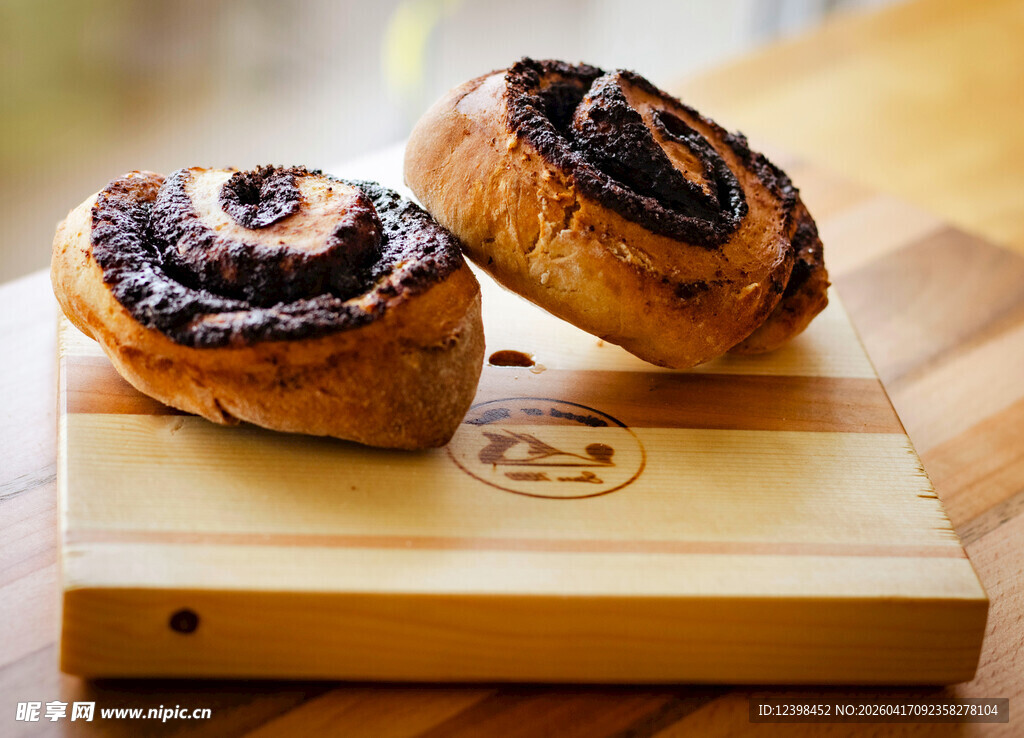 美味巧克力夹心面包