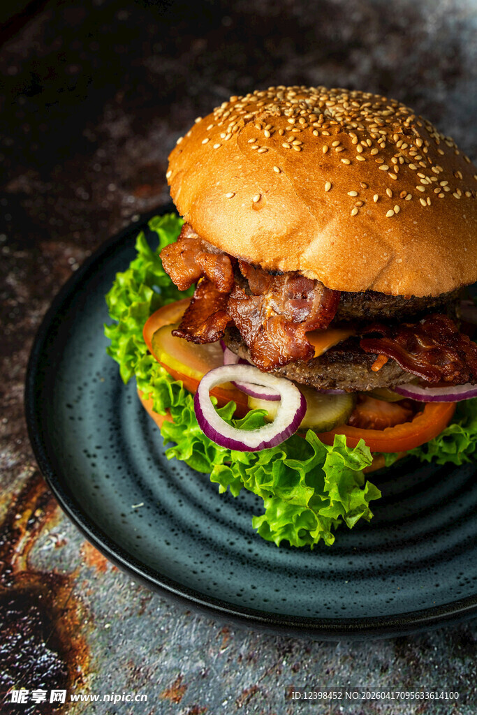 美味培根牛肉汉堡