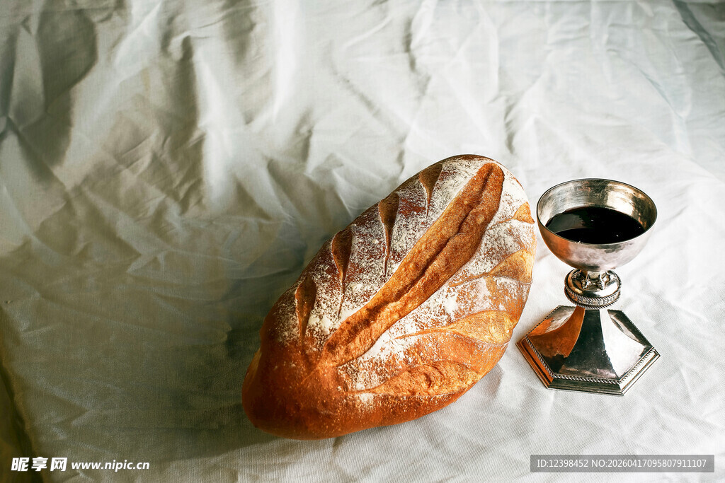 面包与圣餐杯