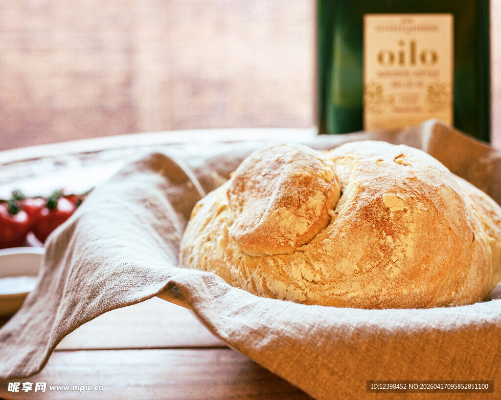 新鲜出炉的美味面包