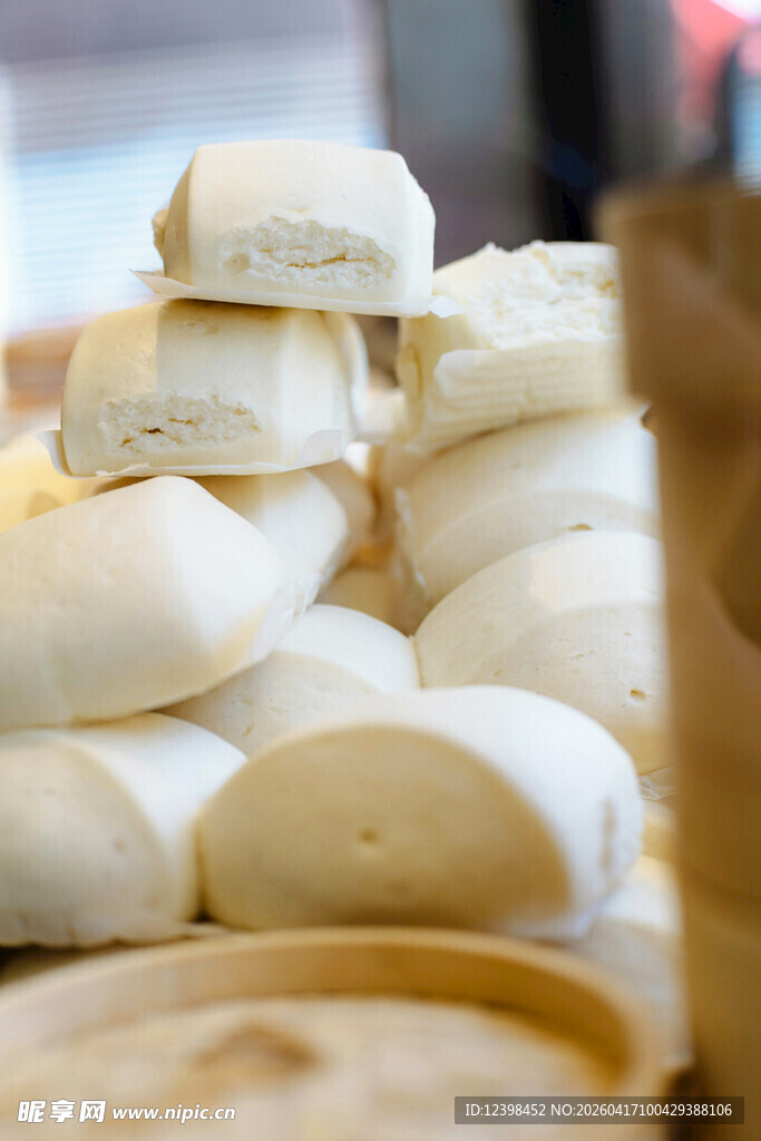 堆叠的美味白面大馒头