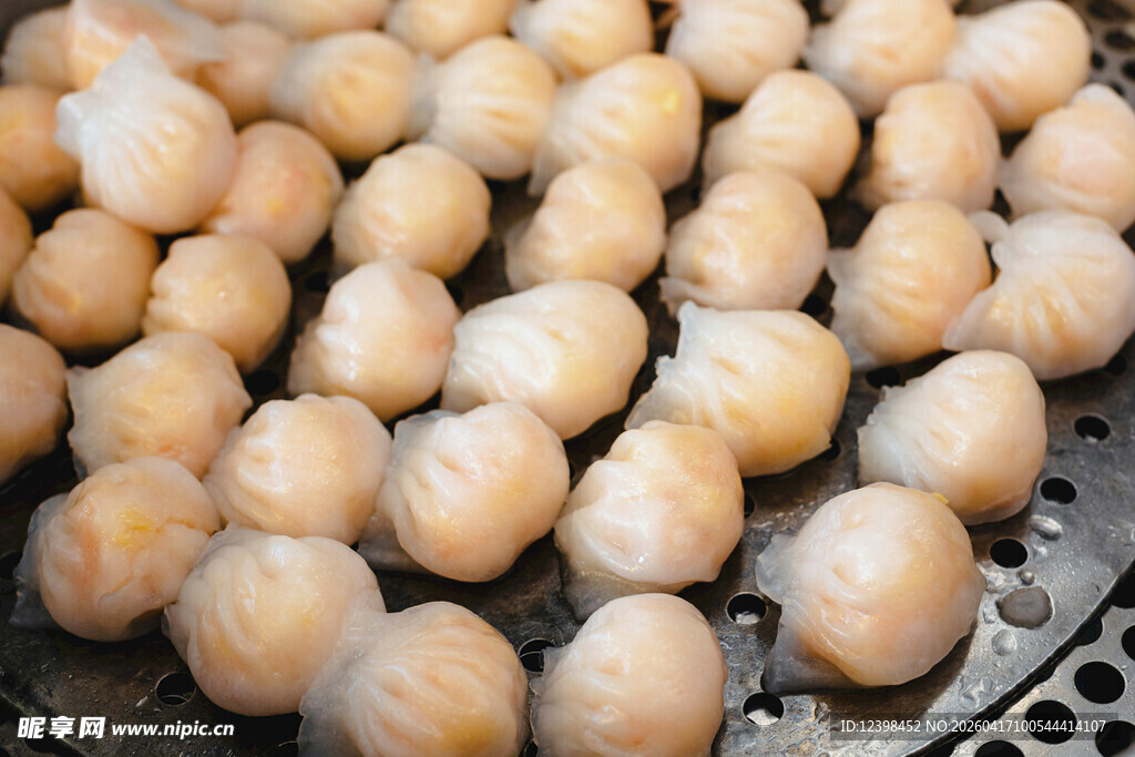 新鲜丸子整齐排列