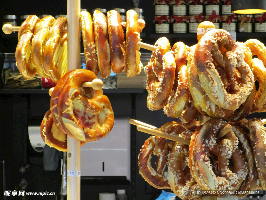 美味挂式面包圈展示