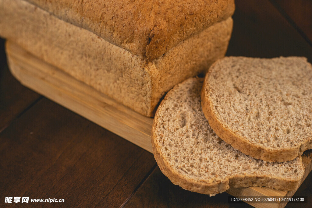切片全麦面包展示