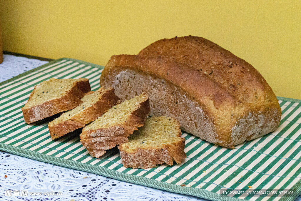 切片全麦面包展示