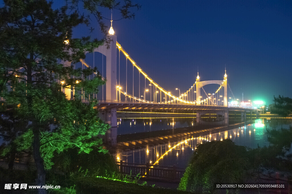 抚顺天湖大桥夜景