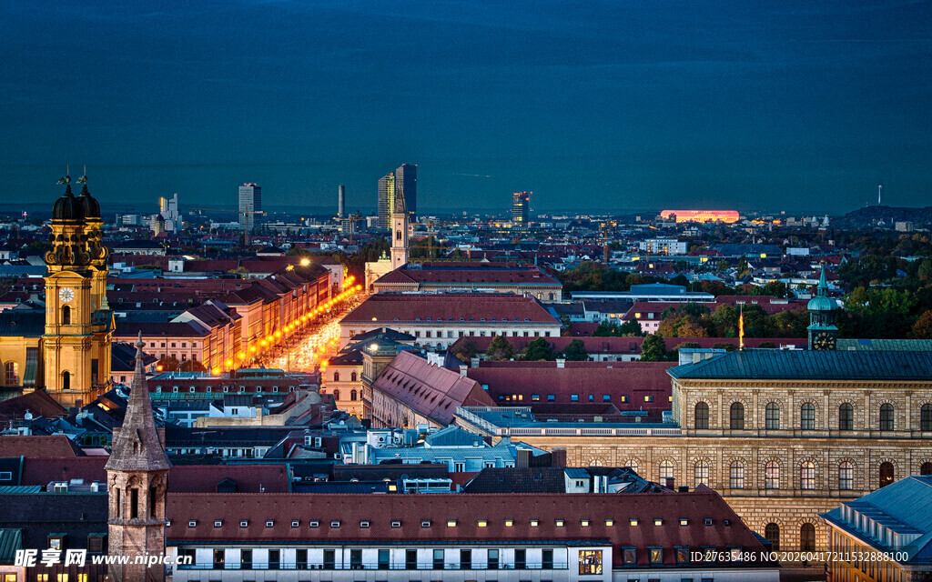 夜幕下的城市建筑景观