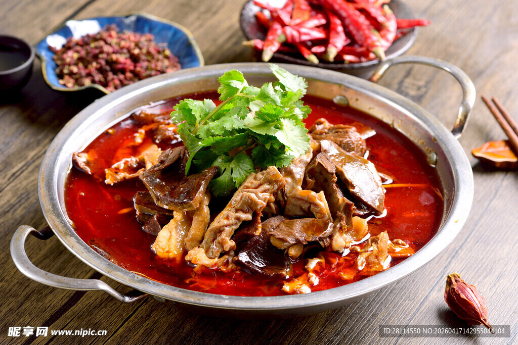 麻辣鲜香的美味牛杂锅