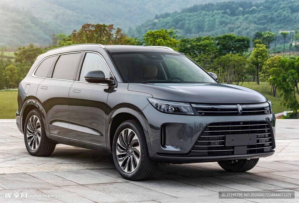 灰色大气SUV汽车外观