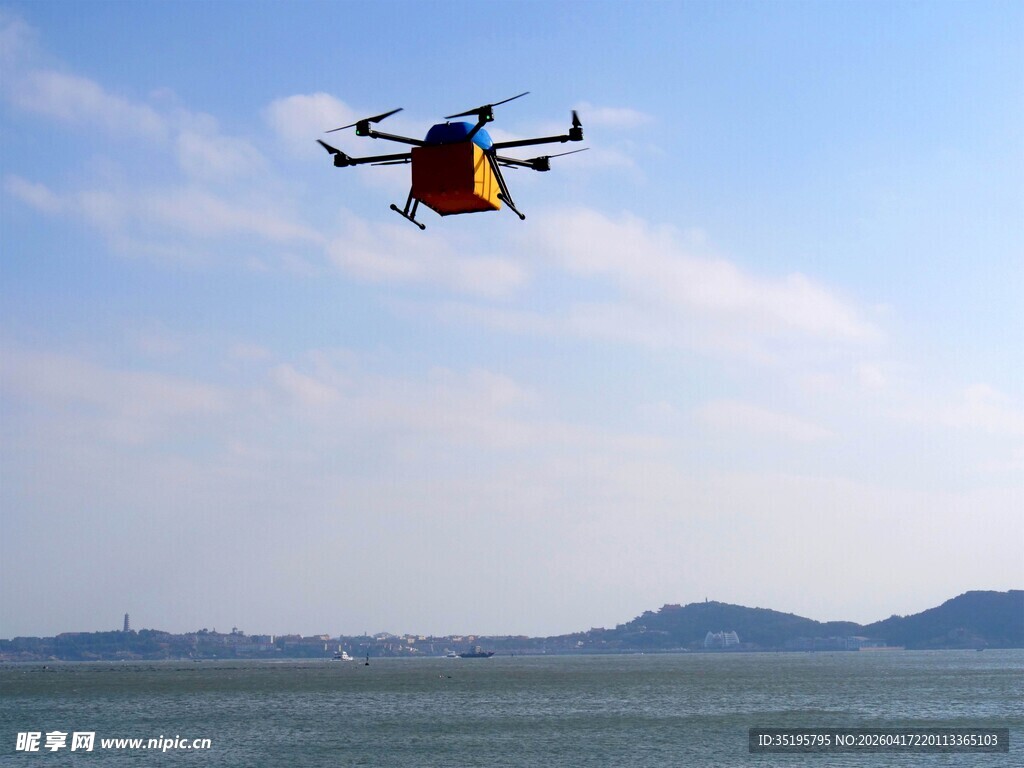 空中飞行的无人机