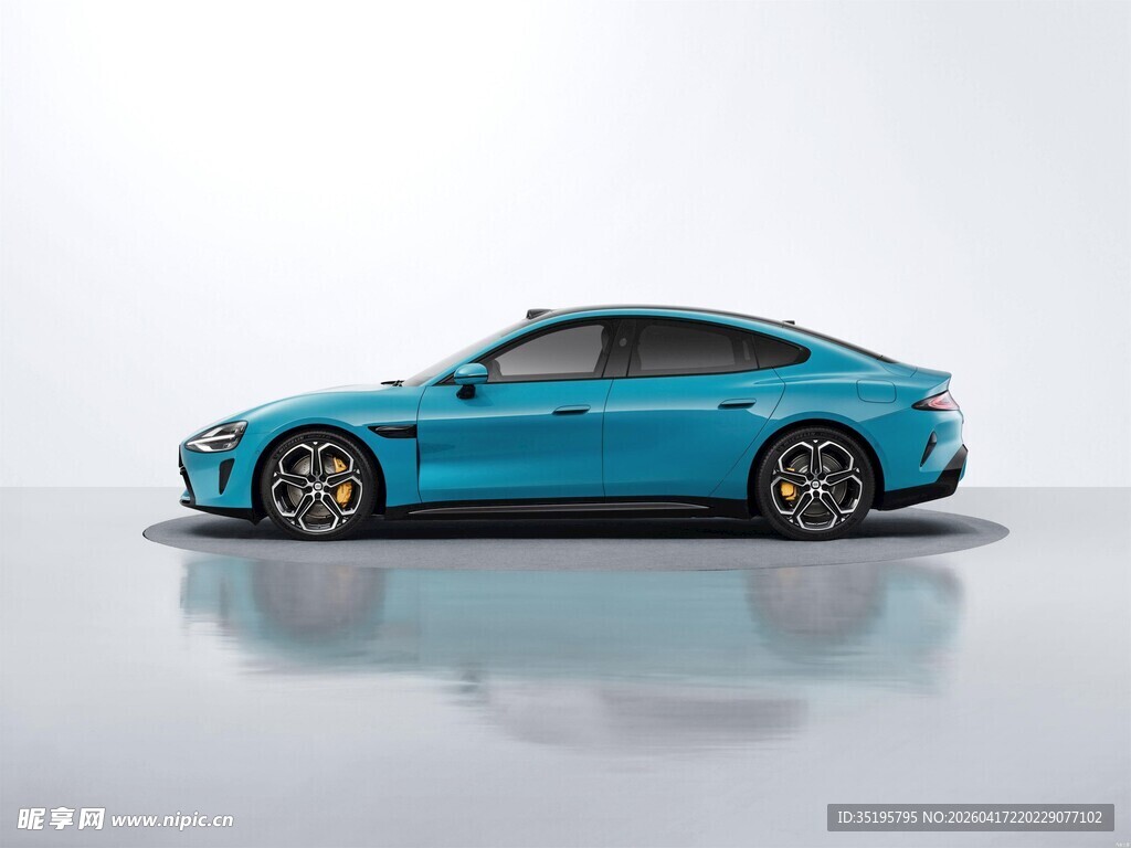 蓝色炫酷跑车侧视图