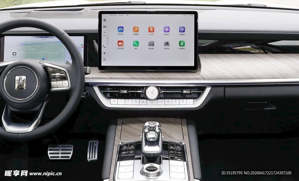 现代汽车内饰中控显示屏特写