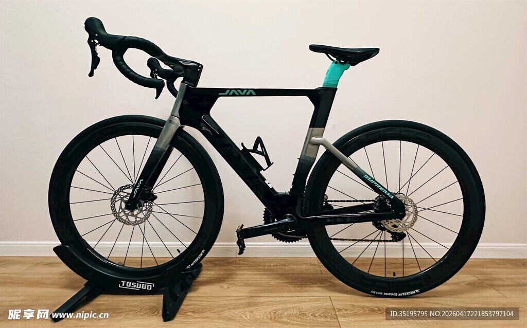 黑色炫酷公路自行车展示