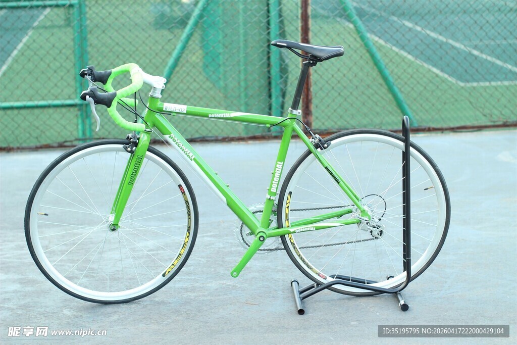 绿色公路自行车赛场展示