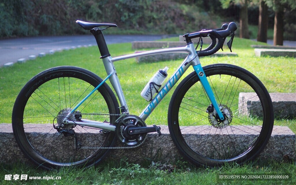 时尚公路自行车展示