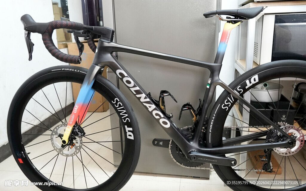 高性能公路自行车展示