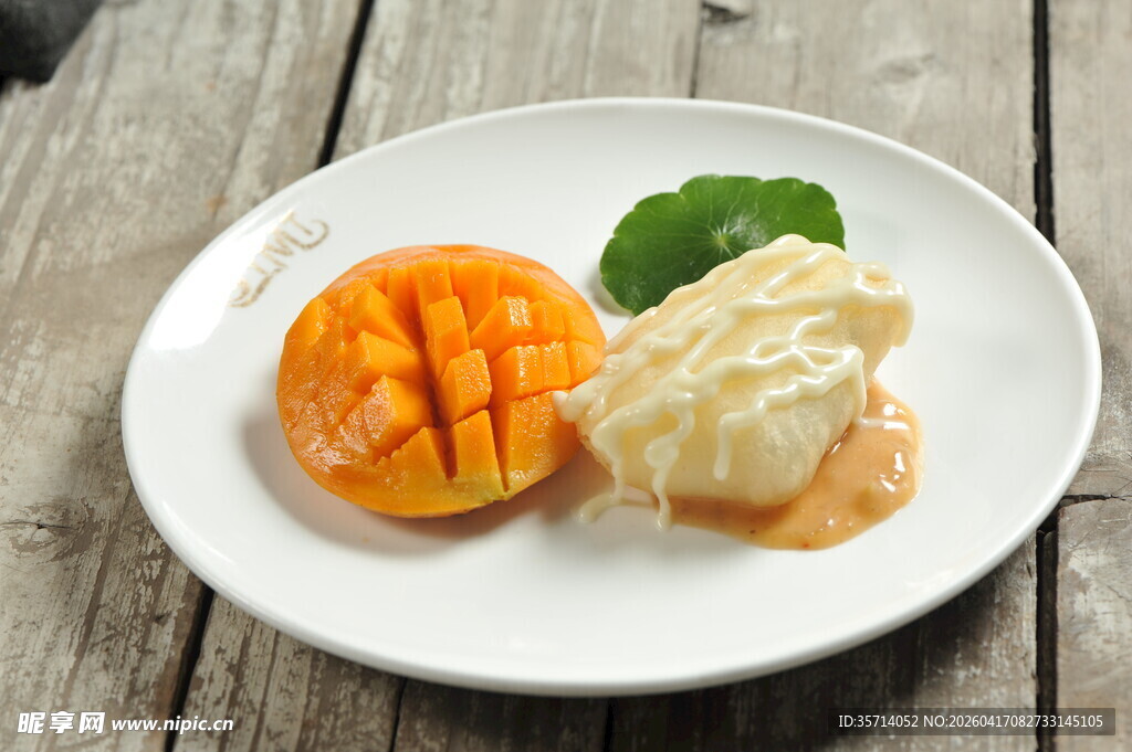 芒果搭配美食拼盘