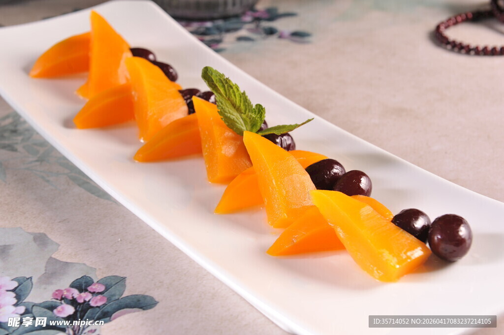 精致摆盘的南瓜