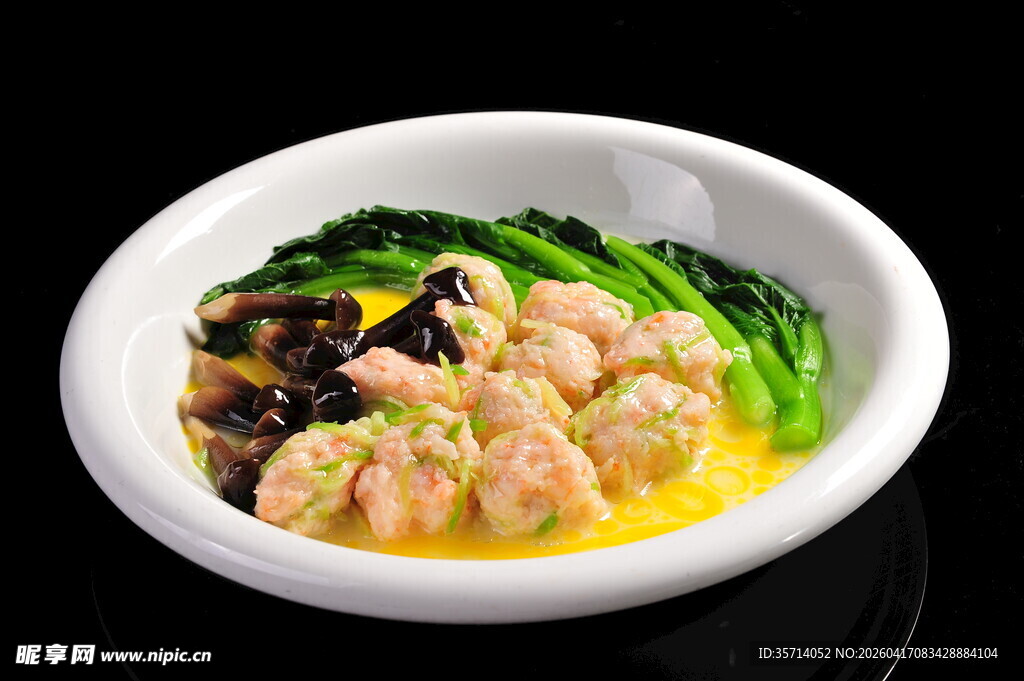 金汤虾仁配时蔬