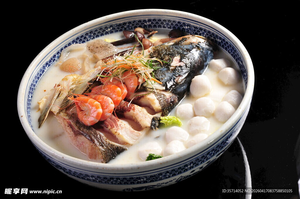 鱼头汤  食材丰富超诱人